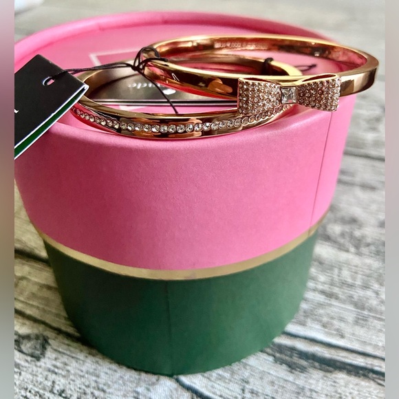 NWT! ♠️ Kate spade bracelet/bangle in rose gold with pavé crystals all around - Picture 10 of 13